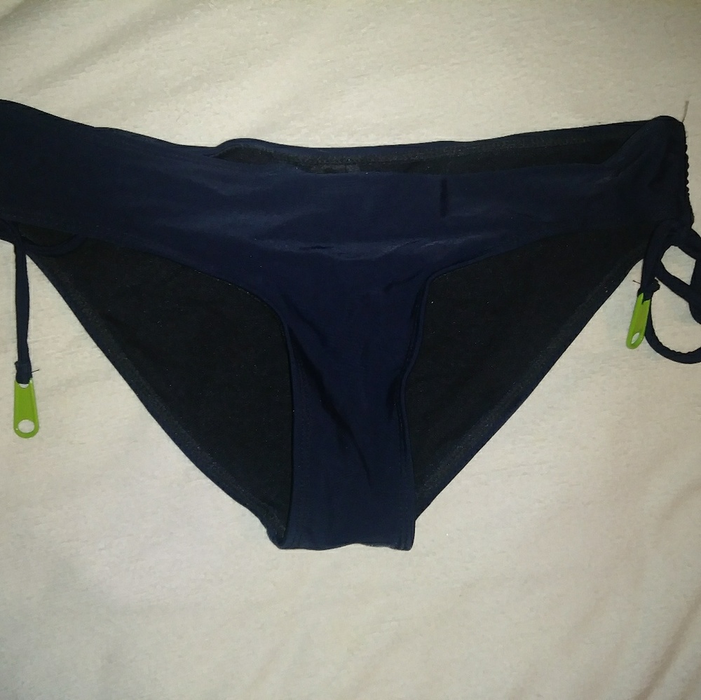 Bikini bottoms
